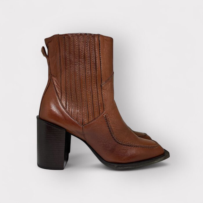 Bota Santa Lolla, 35