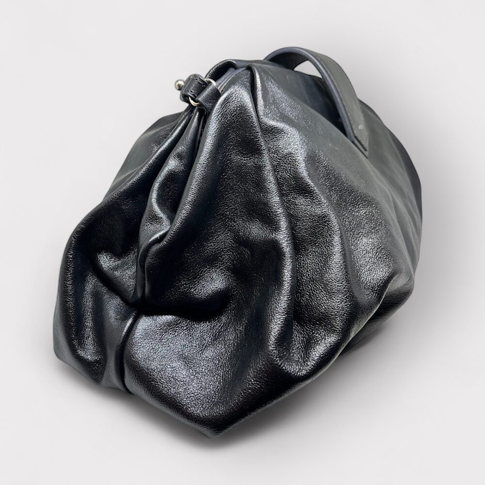 Bolsa Tiracolo Preta Couro Grande Livia - Imagem 3