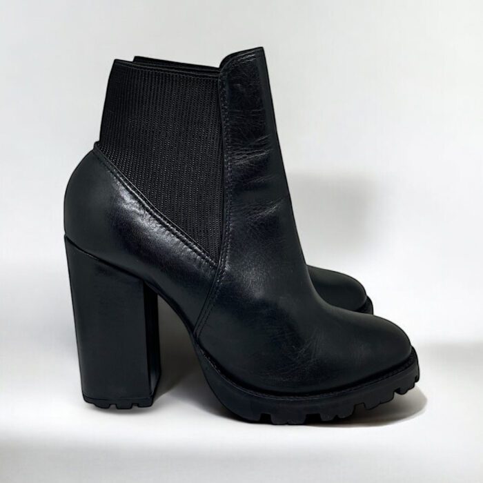 Bota Schutz, 36